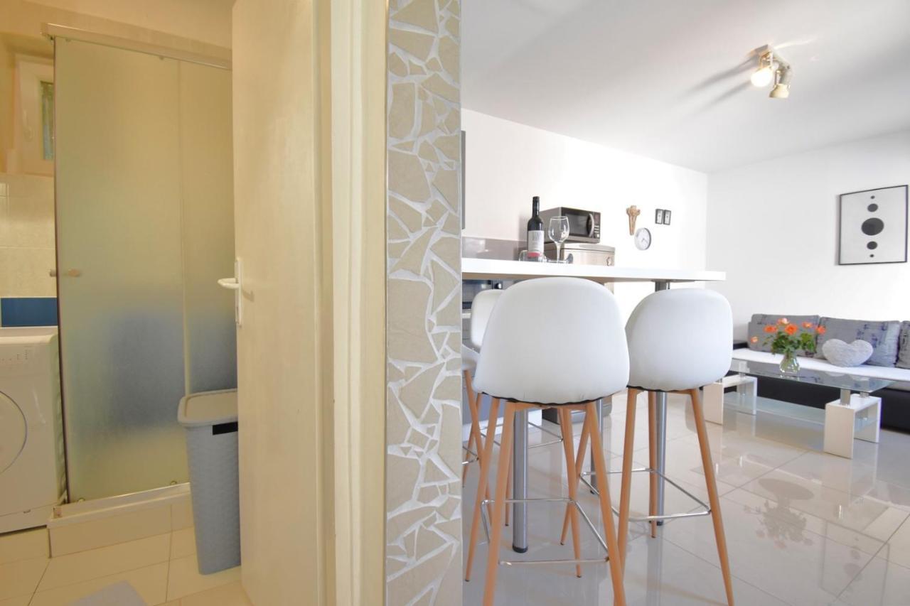City Centre Apartment With Terrace 2 Pula Ngoại thất bức ảnh