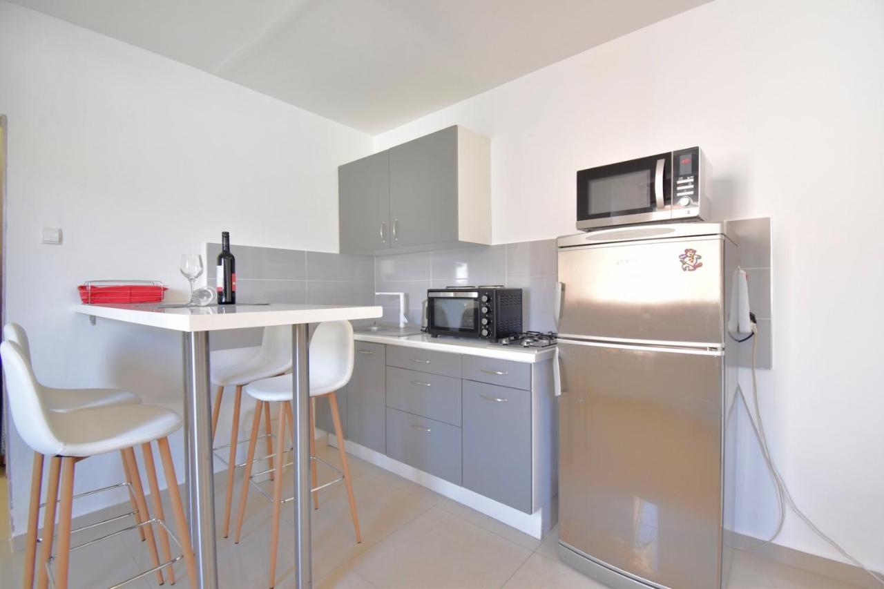 City Centre Apartment With Terrace 2 Pula Ngoại thất bức ảnh