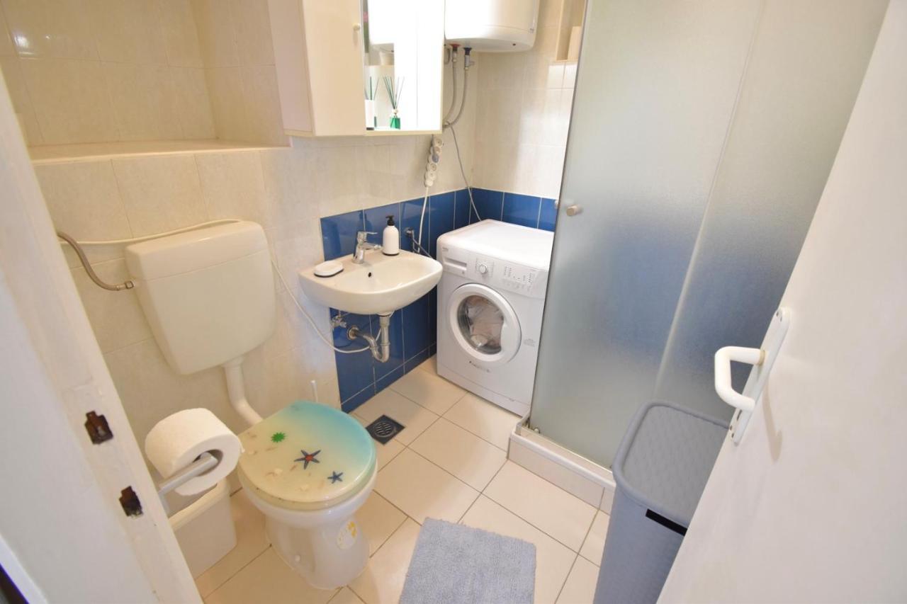 City Centre Apartment With Terrace 2 Pula Ngoại thất bức ảnh