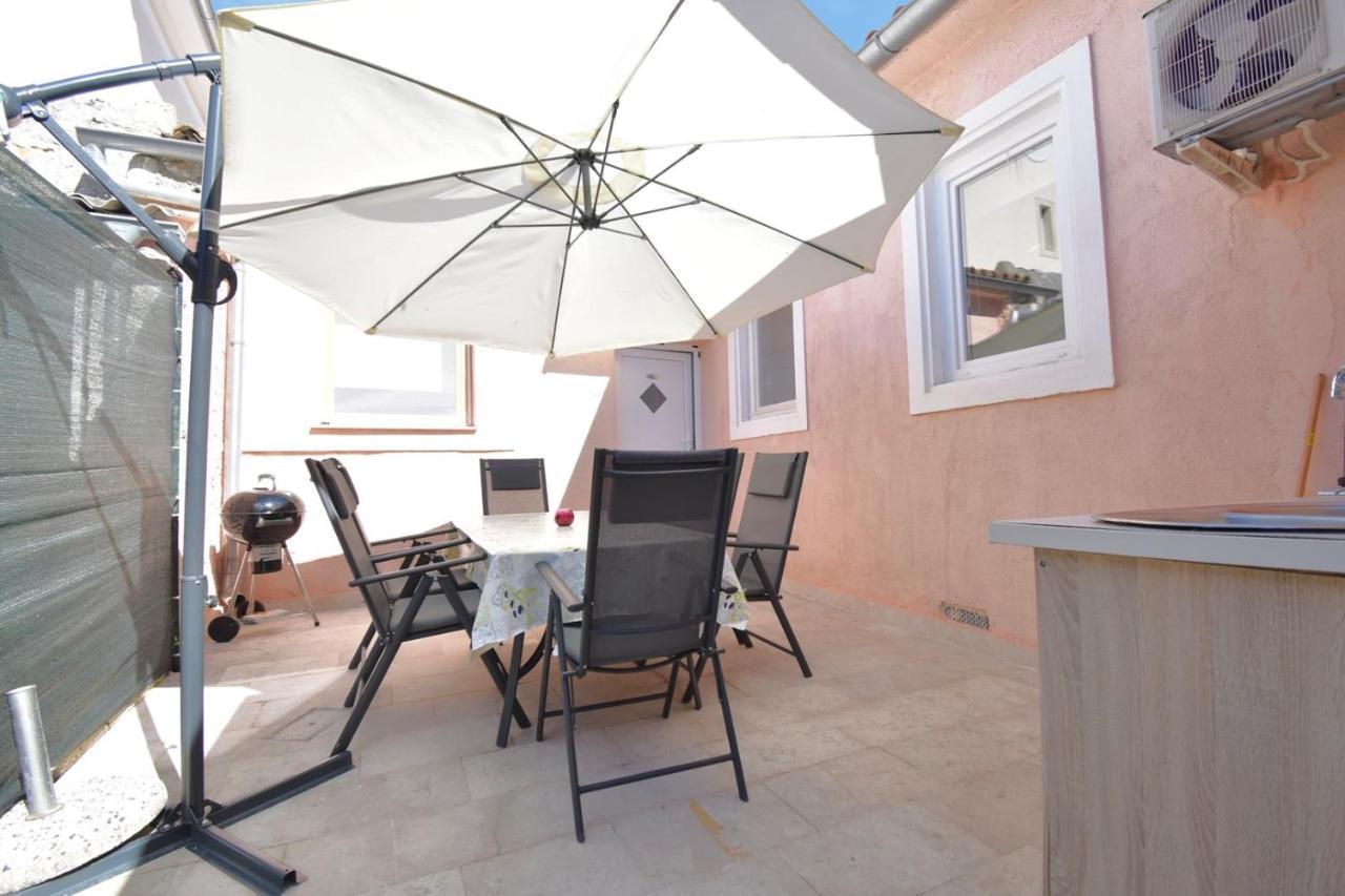 City Centre Apartment With Terrace 2 Pula Ngoại thất bức ảnh